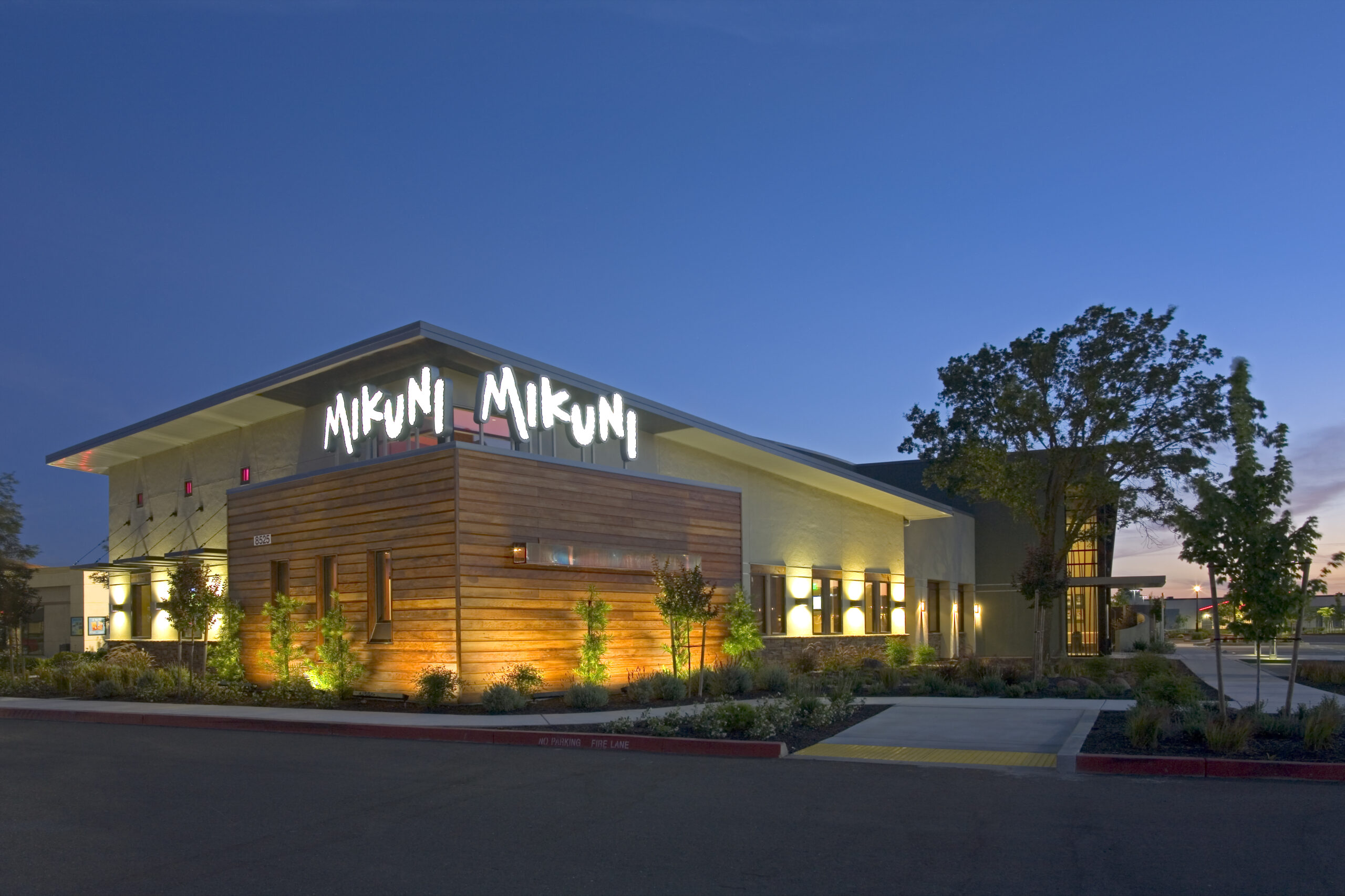 Mikuni restaurant Elk Grove location exterior