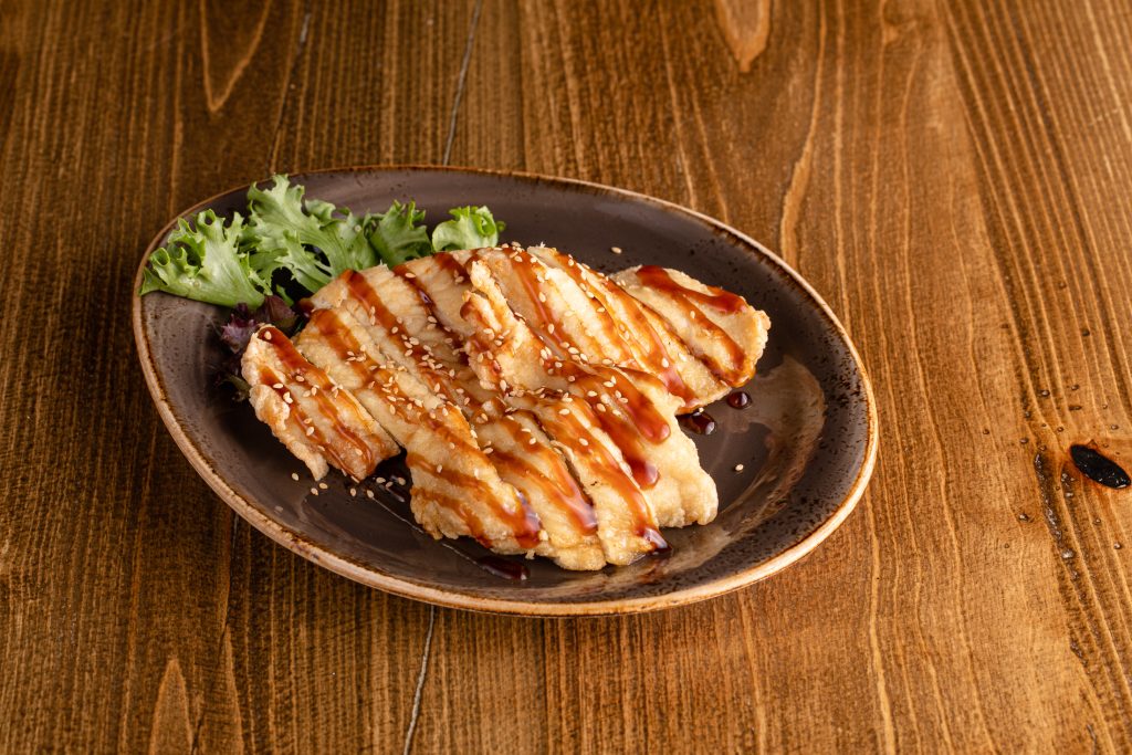 Tempura chicken breast with sesame sauce