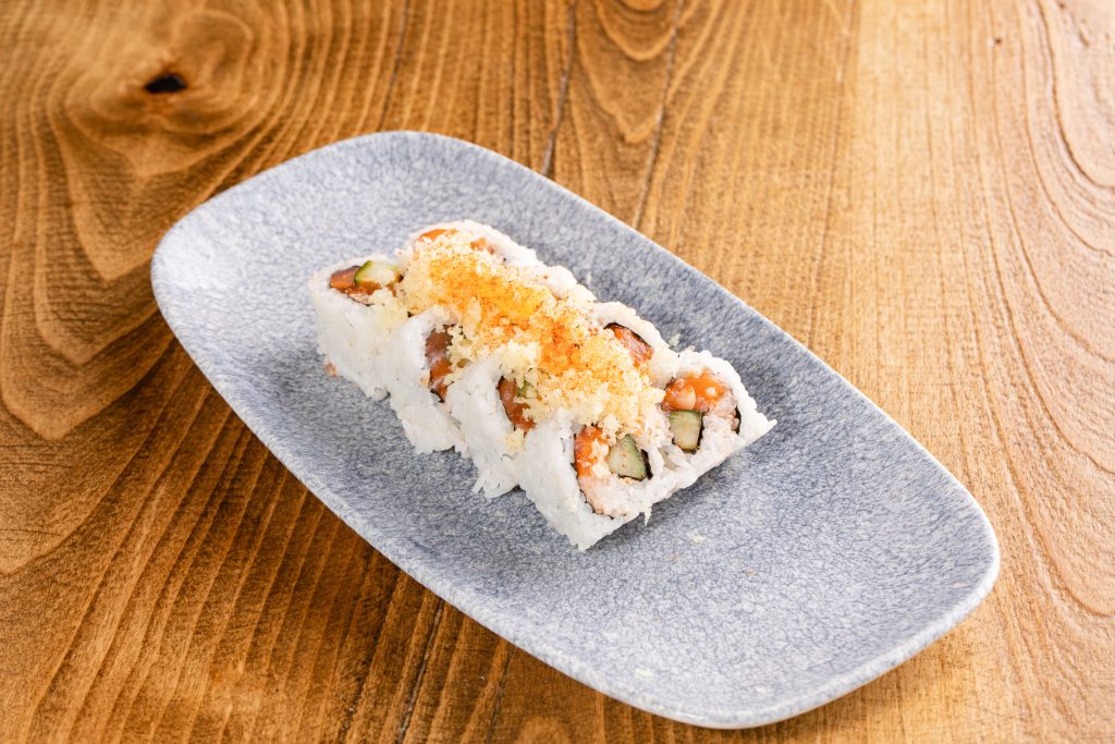 spicy salmon roll