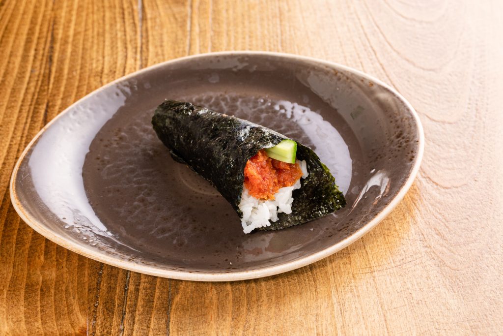 Spicy tuna, cucumber, sesame seeds